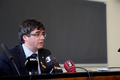 Carles Puigdemont en una conferència a la Universitat de Hèlsinki.