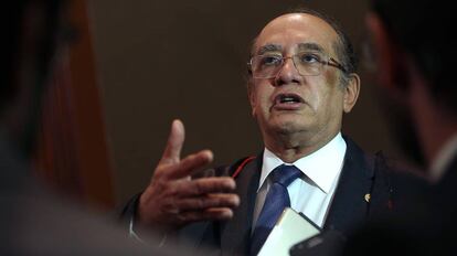 O ministro Gilmar Mendes, em julgamento no TSE.