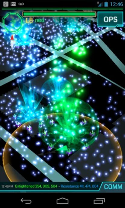 Pantalla de juego de 'Ingress' en un móvil. El verde representa la facción de 'Los iluminados' y el azul de 'La resistencia'.