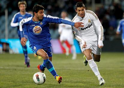 Torres y Ronaldo a la carrera