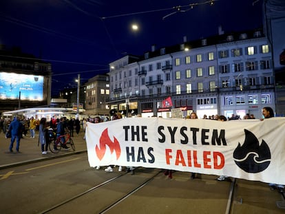 Protesta contra la compra de Credit Suisse, en Zúrich, el 20 de marzo.