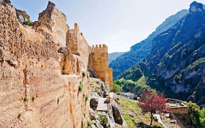 Vistas al parque natural de la Sierra de Cazorla, Segura y Las Villas desde el pueblo de La Iruela, en Jaén.