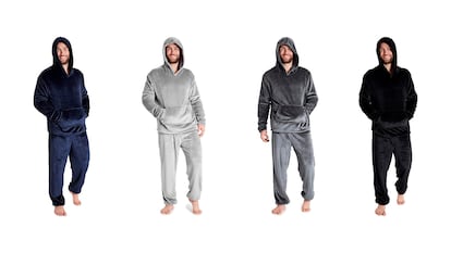 Pijama de lã em fundo branco