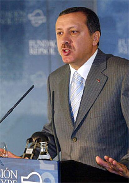 El primer ministro de Turquía, Recep Tayyip Erdogan, ayer en Formentor.