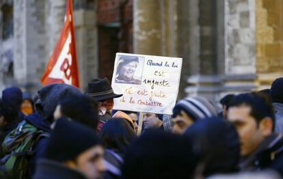Protesta en Bruselas contra la secretaria de Estado de Inmigración.
