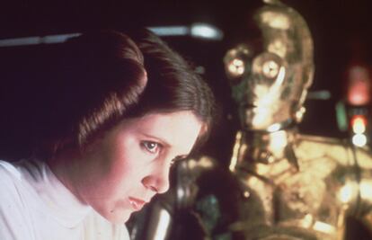 Carrie Fisher, la princesa Leia, en un fotograma de <b><i>La guerra de las </b></i><b><i>galaxias,</b></i> <b>de George Lucas.</b>