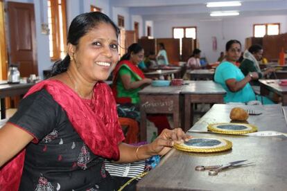 Una de las trabajadoras del del Vimala Welfare Centre, en Kerala. 