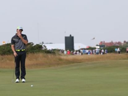 McIlroy ve el faisán que se coló en el green del 8.