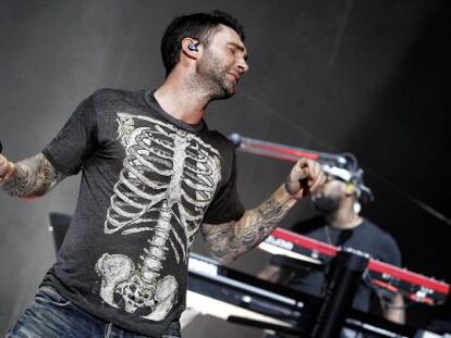 Adam Levine, cantante de Maroon 5, durante el concierto.