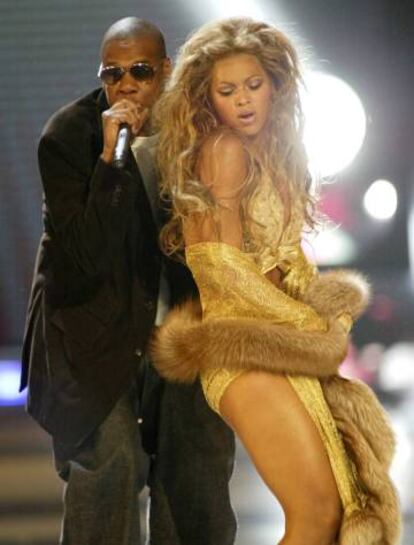 Jay-Z y Beyoncé, en su actuación en los MTV Video Music Awards de 2003. 