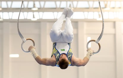 Arthur Zanetti, ouro em 2012 e prata em 2016, durante apresentação nas argolas.