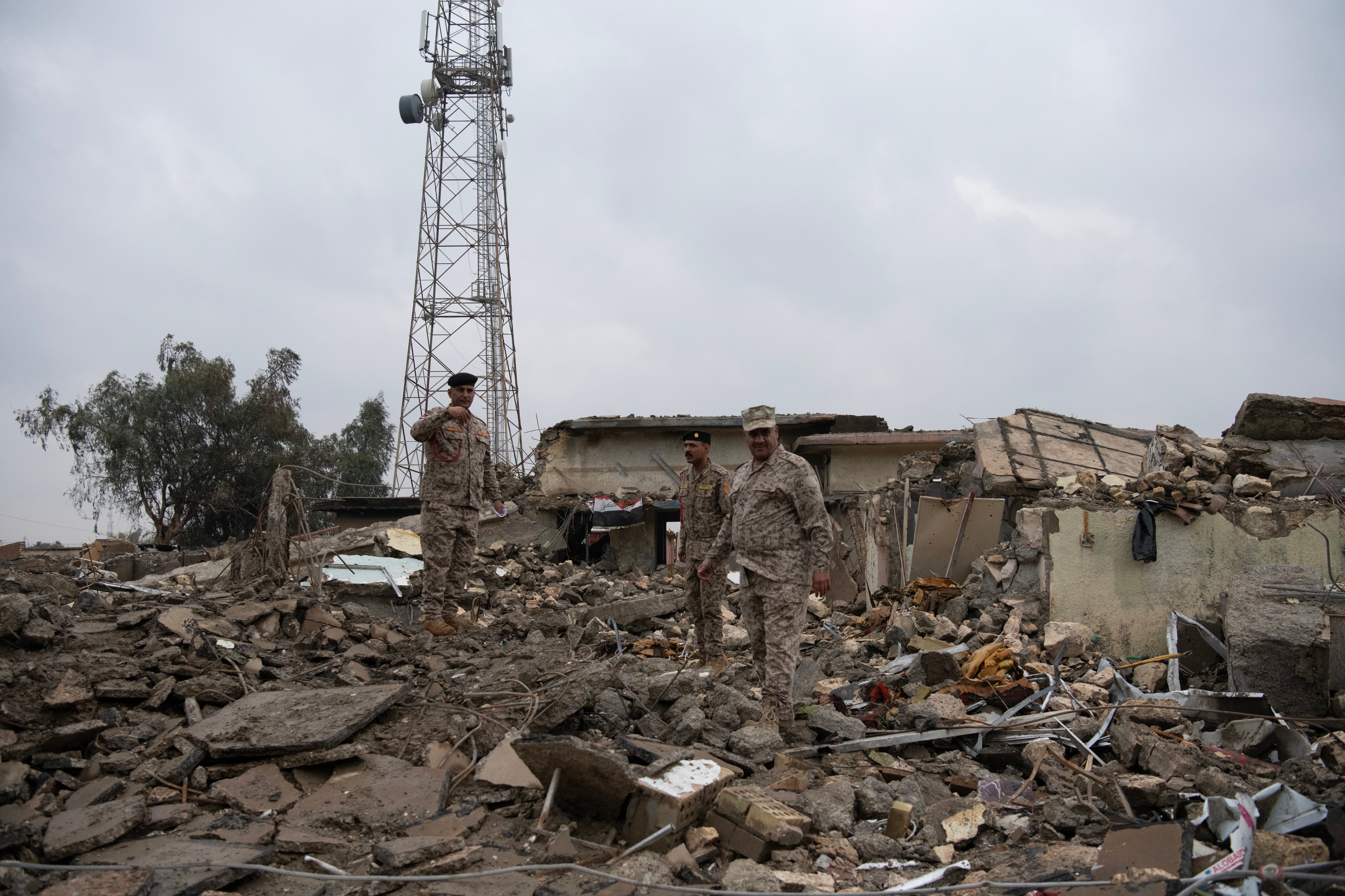Irak llora a los muertos que deja el peor ataque contra su ejército desde el inicio de la guerra: “¿Por qué nos han atacado los americanos?”