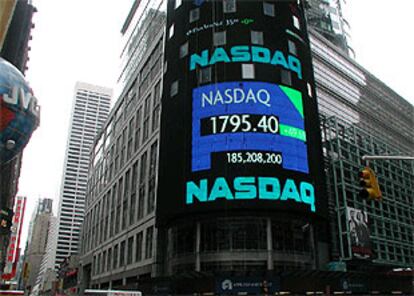 Pantalla gigante del Nasdaq en Times Square (Nueva York).