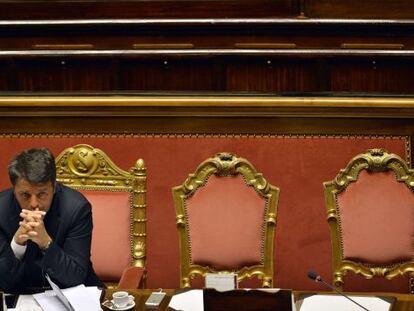 El primer ministro italiano, Matteo Renzi, tras pronunciar un discurso en el Senado, el pasado 22 de abril. 