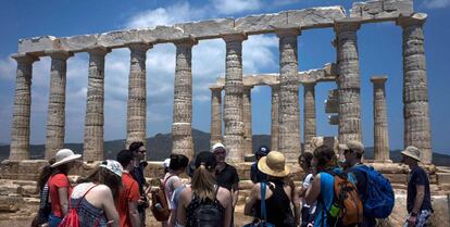 Visita guiada en el tempo de Poseidón, situado en el cabo de Sunión, a 70 kilómetros de Atenas, en junio pasado.