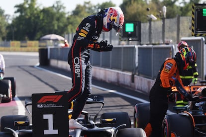 Max Verstappen celebra su primera posición en Monza.