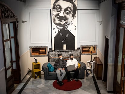 Casa Museo de Fuster en Sueca, donde se ha celebrado hoy el encuentro entre los tres consejeros de Cultura de Comunidad Valenciana, Cataluña y Baleares. 
FOTO, MÒNICA TORRES/EL PAíS