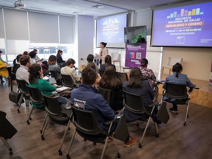 La ministra Antonia Orellana durante la presentación de los resultados de la ENSSEX 2022-2023, este jueves.