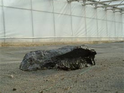 Supuesto fragmento de meteorito hallado en Villalobar (Léón).
