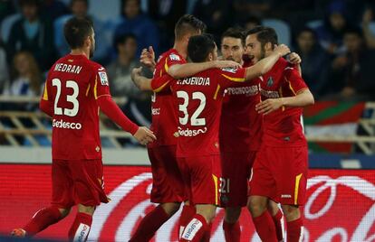 Los jugadores del Getafe celebran uno de los goles.