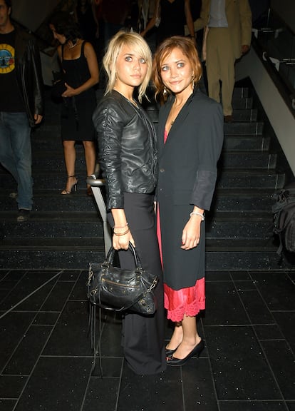 Las hermanas Olsen, grandes artífices del éxito del bolso de Balenciaga.