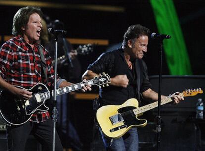 Fogerty y Springsteen en el concierto de homenaje al Hall of Fame