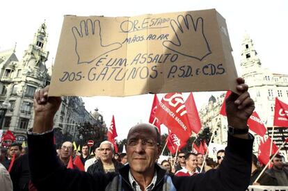 Manifestaci&oacute;n contra la troika en Portugal.