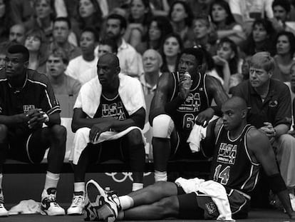 De izquierda a derecha, Robinson, Jordan, Ewing y Barkley en Barcelona '92.