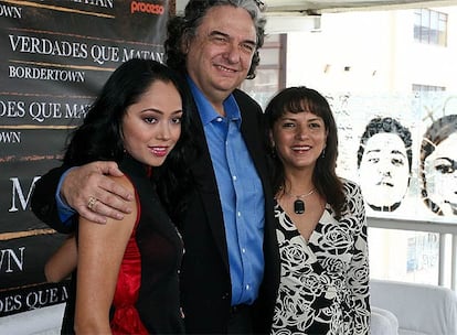 El director Gregory Nava y las actrices Maya Zapata (izq) y Zaure Silvia Gutirrez (der).