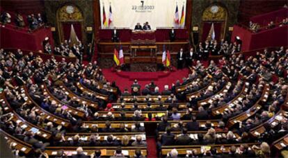 Sesión conjunta de los Parlamentos alemán y francés ayer en Versalles.