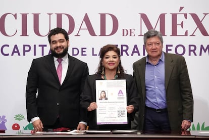 Juan Pablo de Botton, Clara Brugada y Héctor García anuncian la iniciativa de la licencia permanente de conducir.