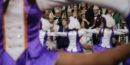 Angela Merkel durante la recepción anual para clubes de carnaval de toda Alemania en la cancillería de Berlín.