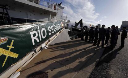 Buque de la Guardia Civil destinado al operativo de rescate de inmigrantes. EFE/Elvira Urquijo A.