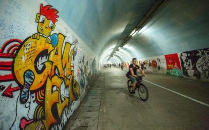 Arte urbano en el túnel Furong, en la Universidad de Xiamen, en China.