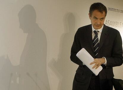 José Luis Rodríguez Zapatero, poco antes de dirigirse a la asamblea de la empresa familiar.