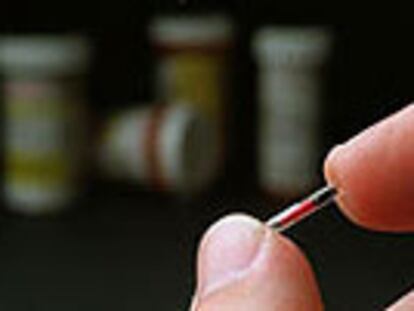 Imagen del <i>chip</i> implantado a la familia Jacobs.