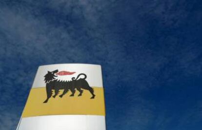 Logo de Eni en una gasolinera de Roma.