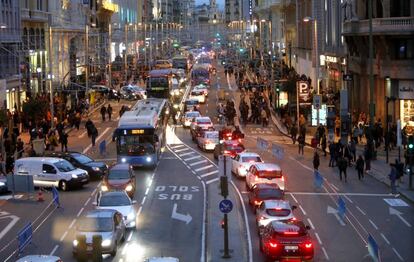 Vista de la Gran Vía, durante el corte al tráfico.