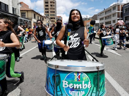 Youngsters in Colombia march against the economic policies of Preside Iván Duque.