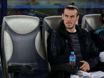 Gareth Bale, en el banquillo, antes de la final del Mundialito.
