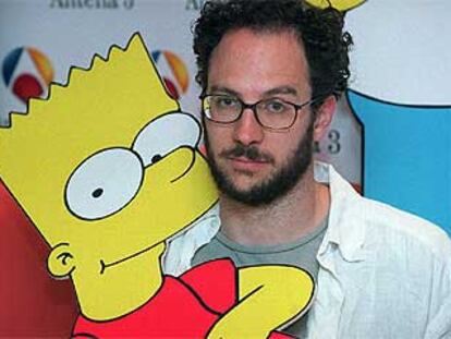 El productor ejecutivo de <i>Los Simpson</i> Matt Selman, junto a Bart Simpson, en Madrid.