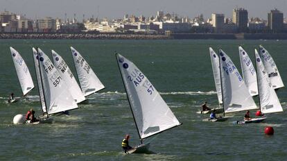 Regata en aguas de la bahía de Cádiz, que acogió Mundo Vela en 1992.