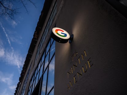 Una señal de Google en sus oficinas de Nueva York.