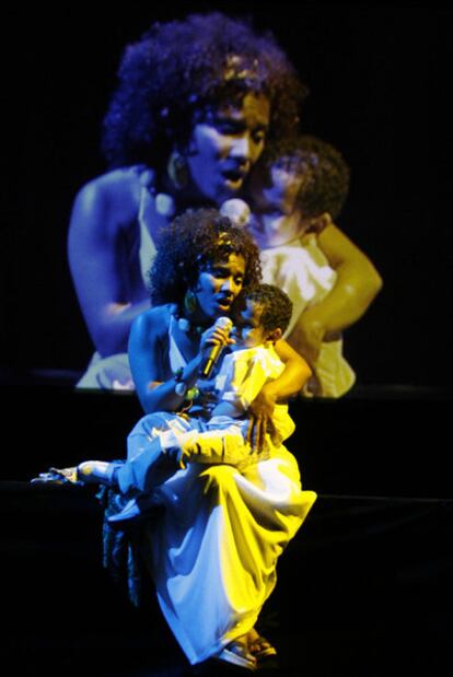 La cantante colombiana Eka, en la inauguración del III Congreso Iberoamericano de Cultura de Medellín.