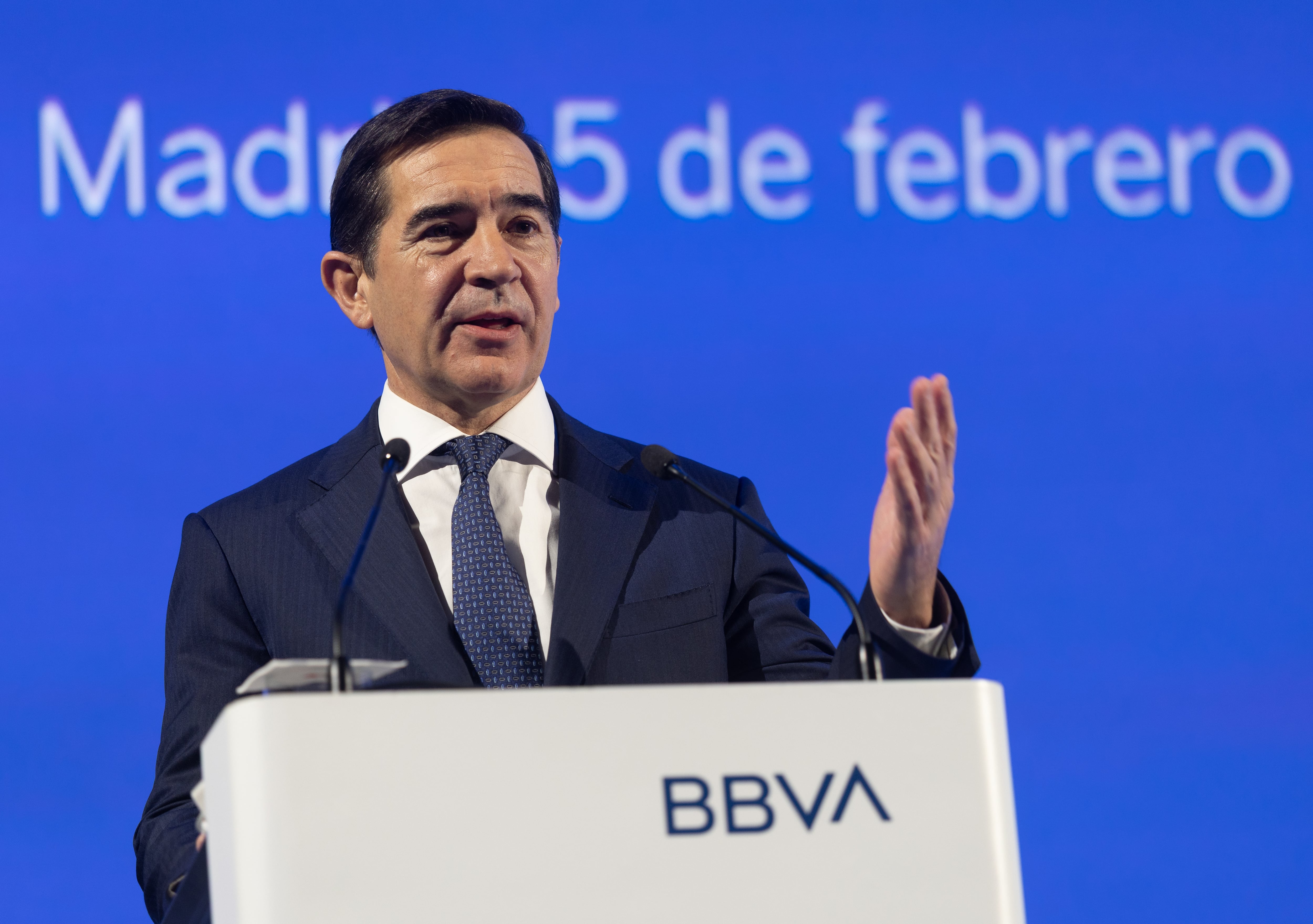 Torres ganó un 14,75% más en el BBVA en 2025 pese al fracaso de la opa al Sabadell