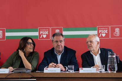 Ángeles Férriz, Juan Espadas y Manuel Pezzi, este martes en la Ejecutiva del PSOE andaluz.