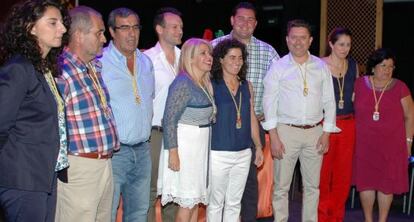 Nieves Mendoza (con camisa azul), junto a la alcaldesa de Jerez el pasado 13 de junio.