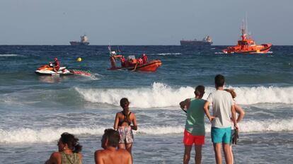 Tasques de busca a la platja Miracle.