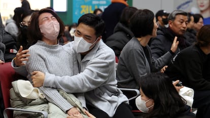 Relatives of the victims of the Jeju Airlines plane crash at South Korea's Mujan Airport, where the accident occurred, killing 179 people.