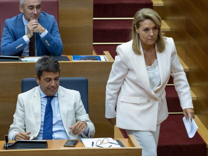 El presidente valenciano, Carlos Mazón, y la vicepresidenta Primera de la Generalitat, Susana Camarero, en una de las sesiones en las Cortes Valencianas en 2023.